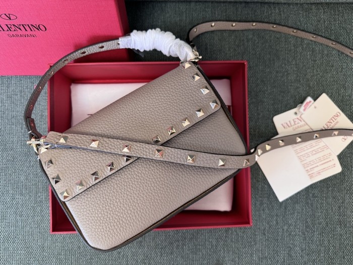 Rockstud Leather Mini Bag“19*13.5*3CM”-075=