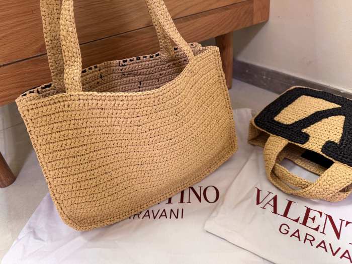 Viva Superstar Small Shopping Bag In Raffia“26*18*7CM”-026=