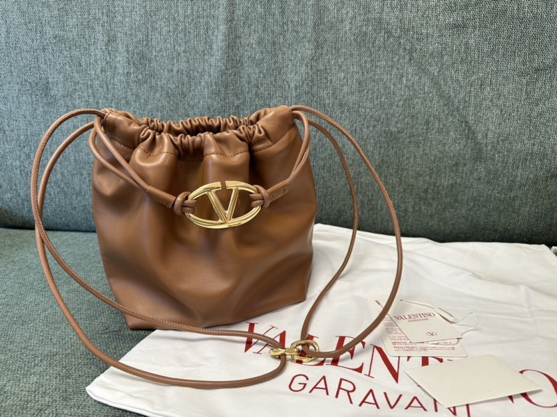 V Logo Drawstring Bag“23*19*14CM”-007=