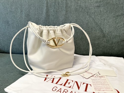 V Logo Drawstring Bag“23*19*14CM”-007=