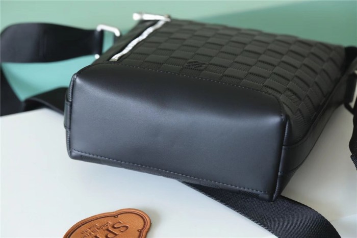 District Crossbody Bag “24.5*21*6CM” 036