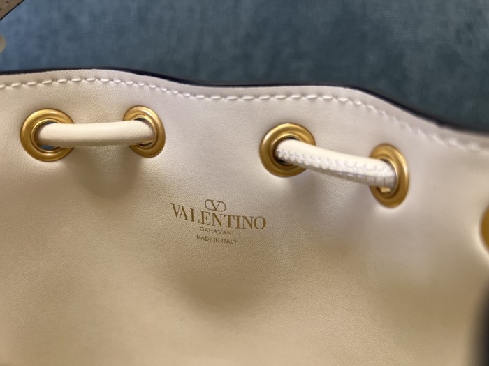 Vlogo Signature Bucket Bag“18*16*10CM”-056=