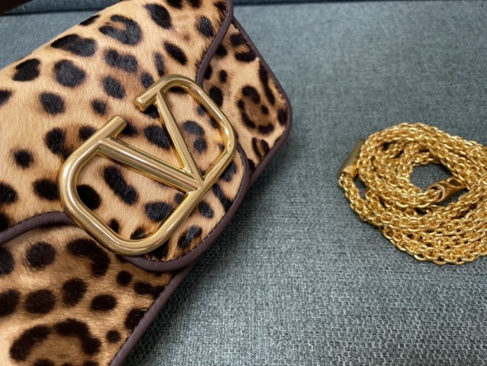 LOCò Shoulder Bag inPony Effect Animalier Calfskin“20*11*5CM”-007=