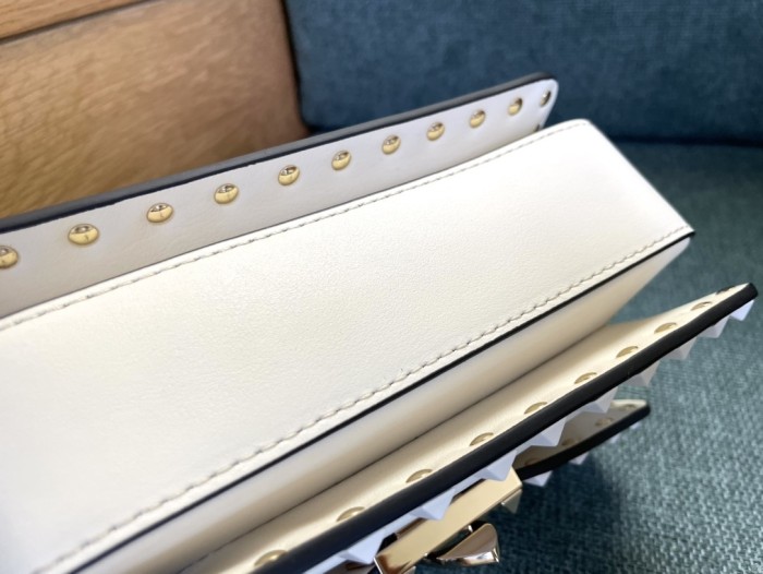 Rockstud23 Leather Shoulder Bag“18.5*12*8CM”-037=