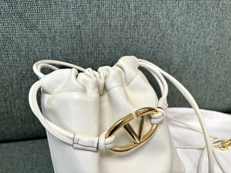 V Logo Drawstring Bag“20*17*8CM”-056=