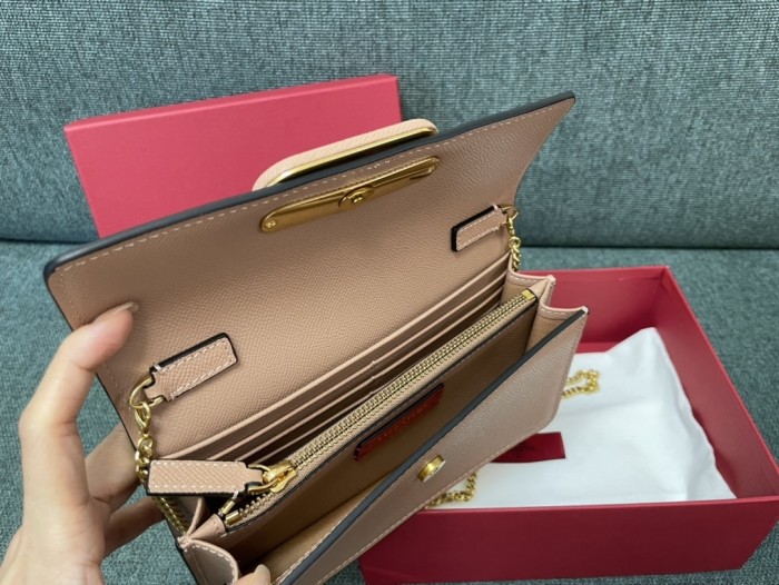V Logo Signature Wallet Chain Bag“20*10.5*4CM”-075=