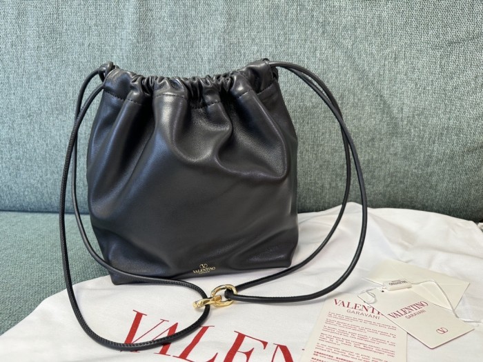 V Logo Drawstring Bag“23*19*14CM”-007=