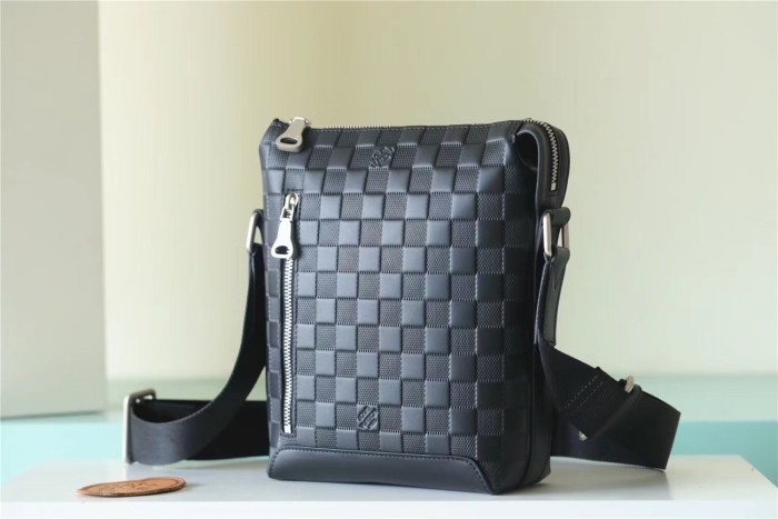 District Crossbody Bag “24.5*21*6CM” 036