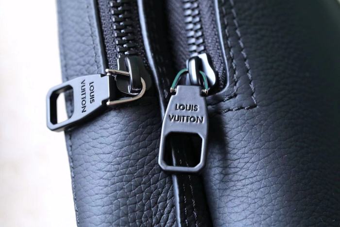 Avenue Crossbody Bag “31*20*7CM” 056