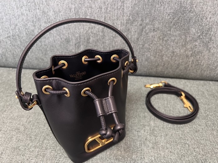 Vlogo Signature Bucket Bag“18*16*10CM”-056=