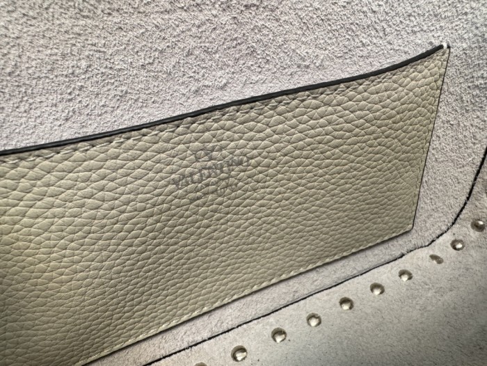 Rockstud Leather Shoulder Bag“24*12*6CM”-036=