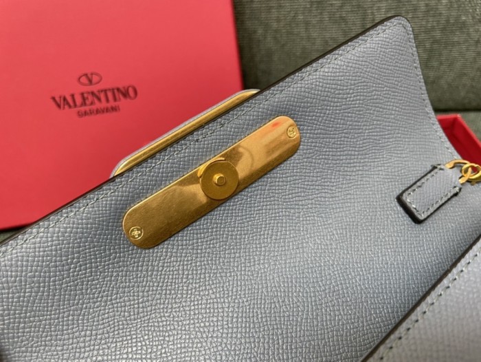 V Logo Signature Wallet Chain Bag“20*10.5*4CM”-075=