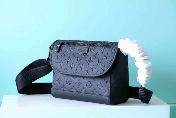 Pulse Crossbody Bag “26.6*17*11CM” 056