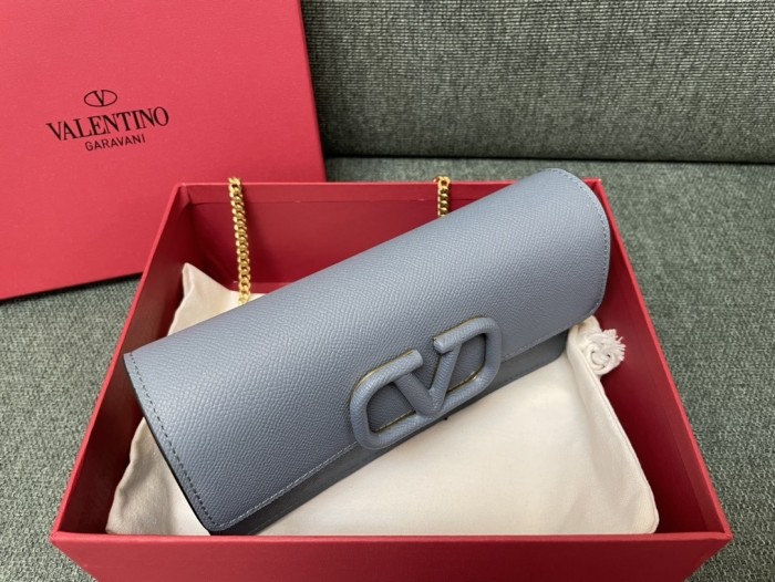 V Logo Signature Wallet Chain Bag“20*10.5*4CM”-075=