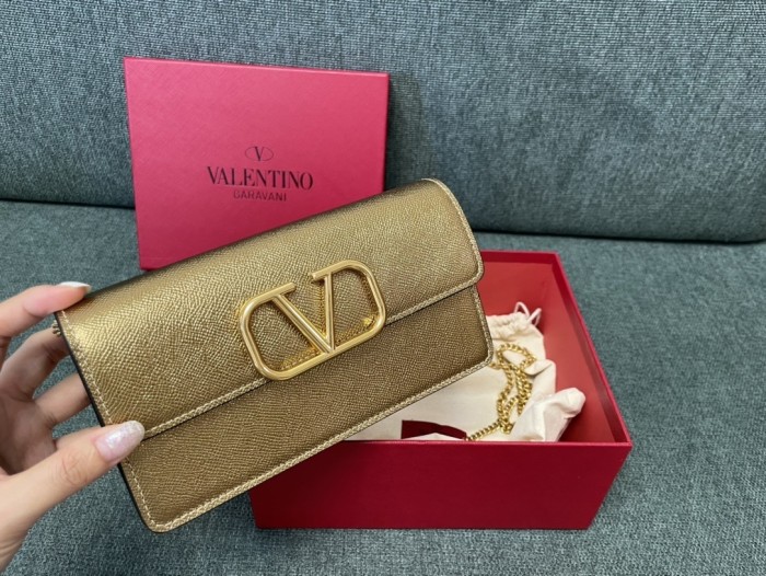 V Logo Signature Wallet Chain Bag“20*10.5*4CM”-075=