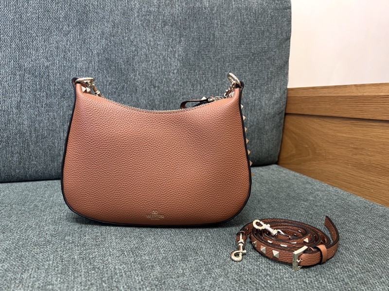 Rockstud Hobo Bag In Grainy Calfskin“50*40*20CM”-007=