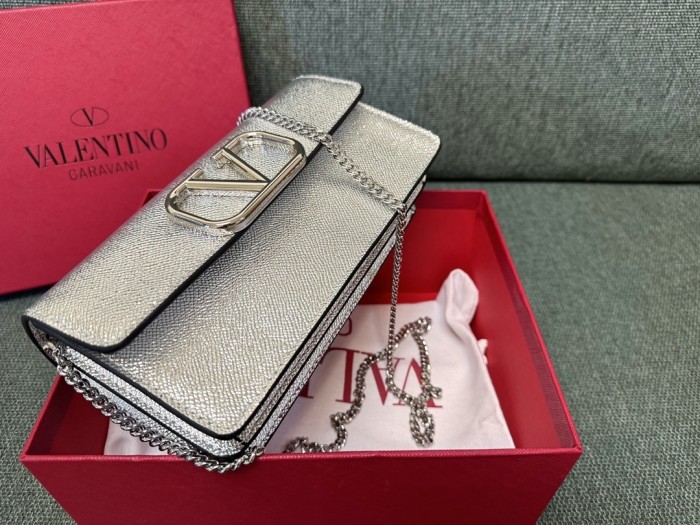 V Logo Signature Wallet Chain Bag“20*10.5*4CM”-075=