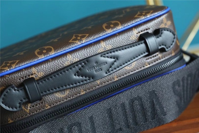 S-Lock Messenger Bag “22*18*8CM” 095