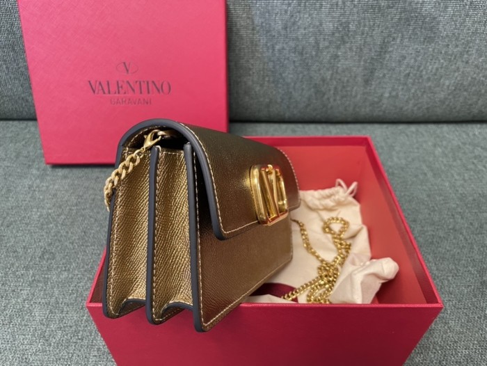 V Logo Signature Wallet Chain Bag“20*10.5*4CM”-075=