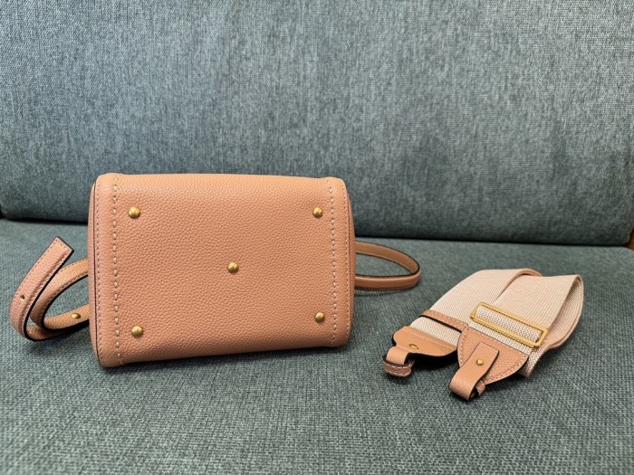 Alltime Handbag In Grainy Calfskin“19*17*14CM”-057=