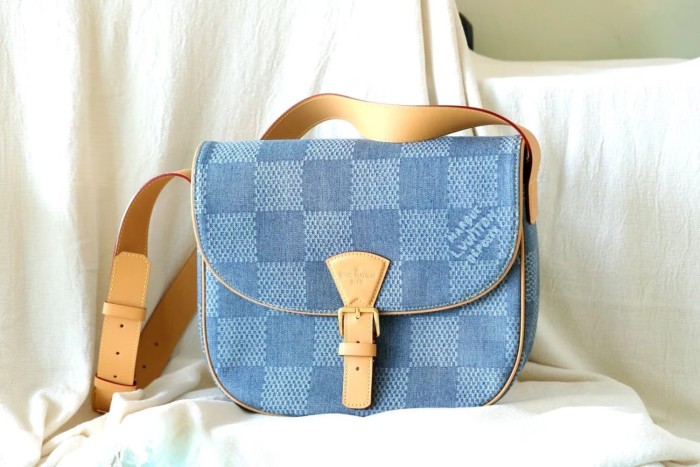 MM Montsouris Messenger Crossbody Bay“ 35*29*12CM” 055