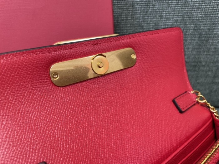 V Logo Signature Wallet Chain Bag“20*10.5*4CM”-075=