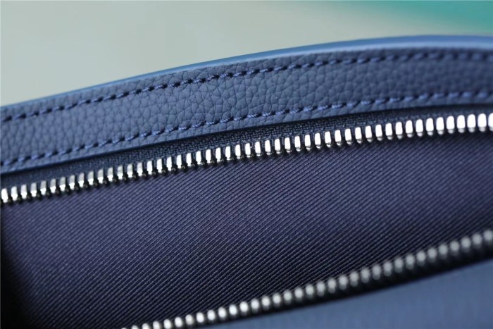 Takeoff Crossbody Bag “30*16*3CM” 095