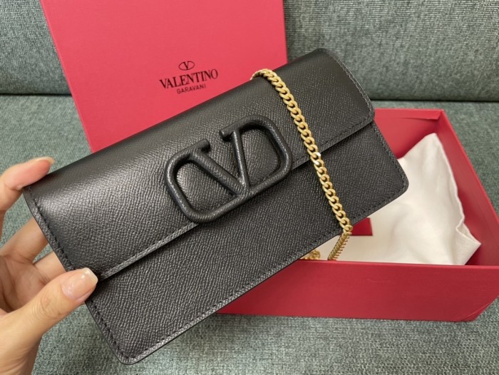 V Logo Signature Wallet Chain Bag“20*10.5*4CM”-075=