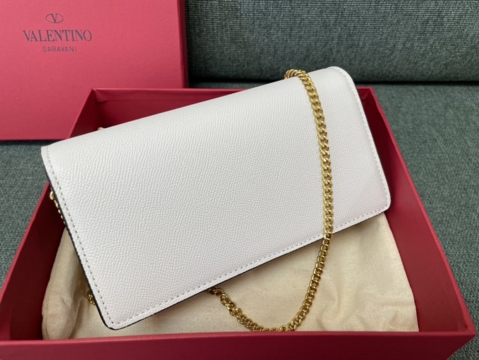 V Logo Signature Wallet Chain Bag“20*10.5*4CM”-075=