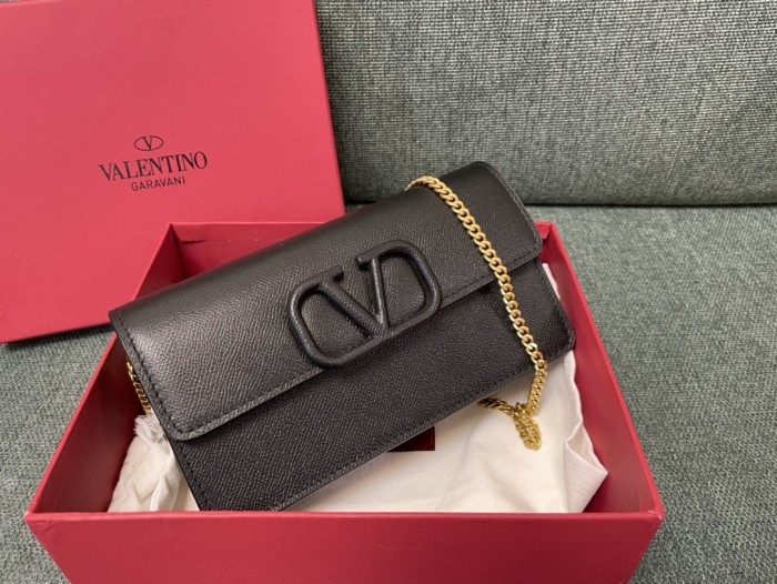 V Logo Signature Wallet Chain Bag“20*10.5*4CM”-075=