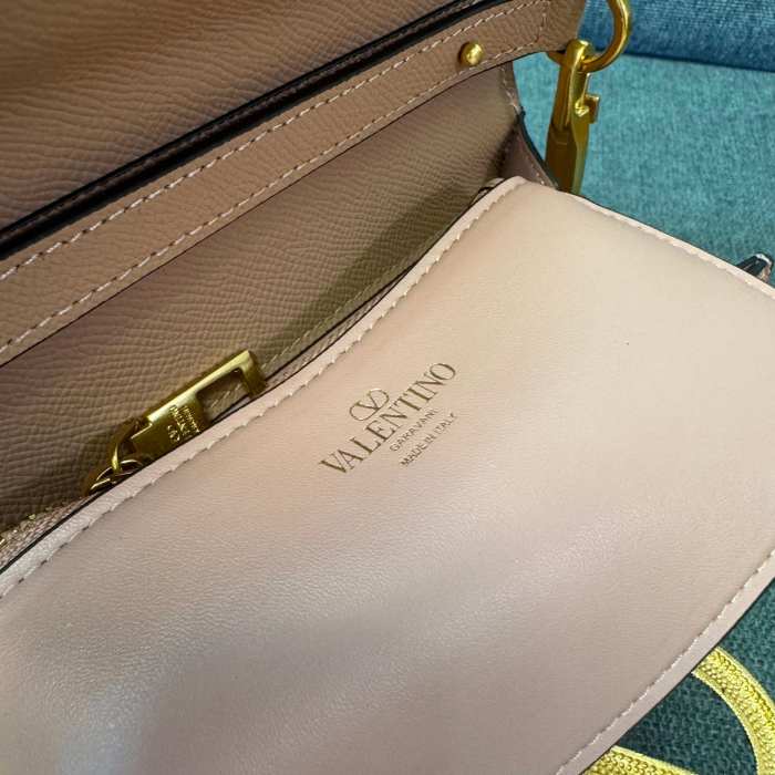Vsling Small Handbag In Grainy Calfskin With Jewel Logo“22*16*9CM”-057=