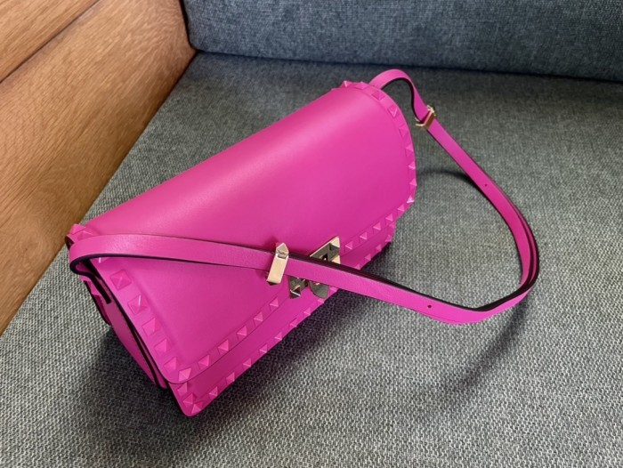 Rockstud23 Leather Shoulder Bag“23*13*9CM”-057=