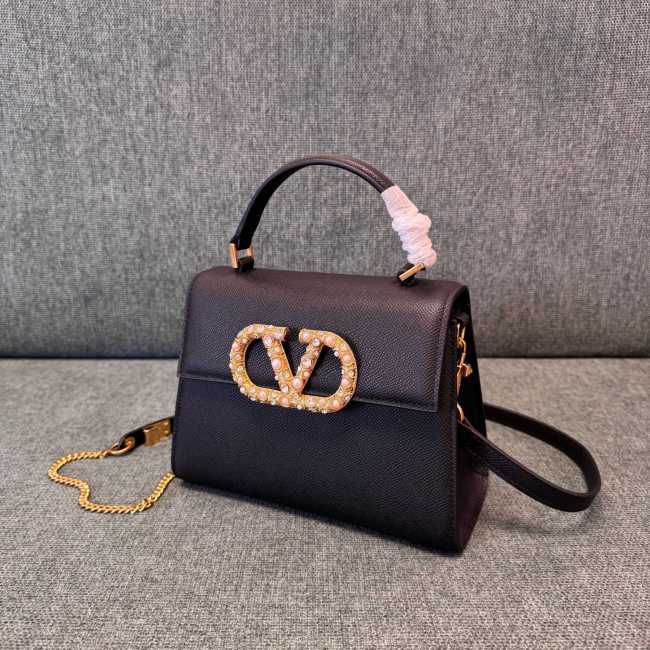 Vsling Small Handbag In Grainy Calfskin With Jewel Logo“22*16*9CM”-057=