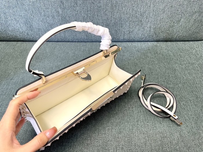 Rockstud Calfskin Handbag“28*14*8CM”-009=