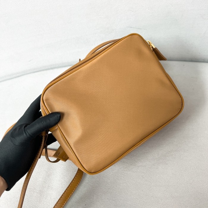 Re-Edition 1978 Re-Nylon And Saffiano Leather Bag“21*17*8CM”-087=