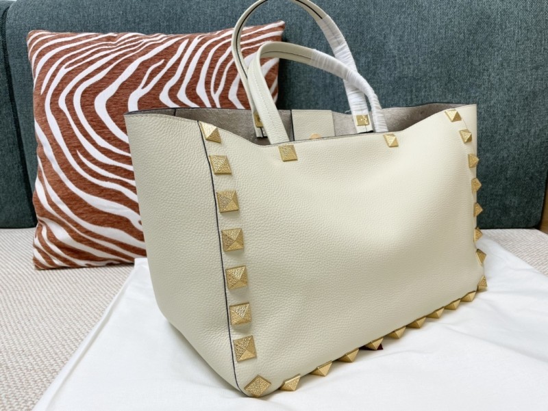 Roman Stud Grained-Leather Tote Bag“39.5*27*18CM”-008=