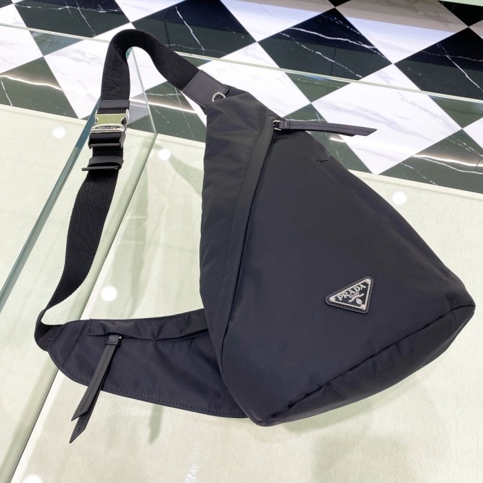 Cross Re-Nylon Bag“37.5*26.5CM”-086=