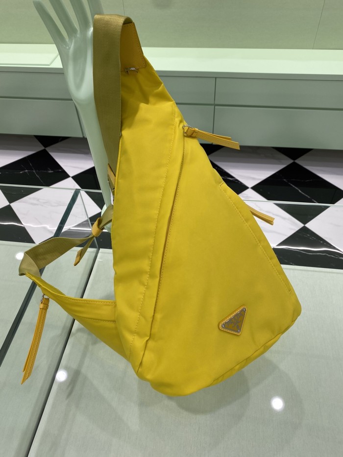 Cross Re-Nylon Bag“37.5*26.5CM”-086=