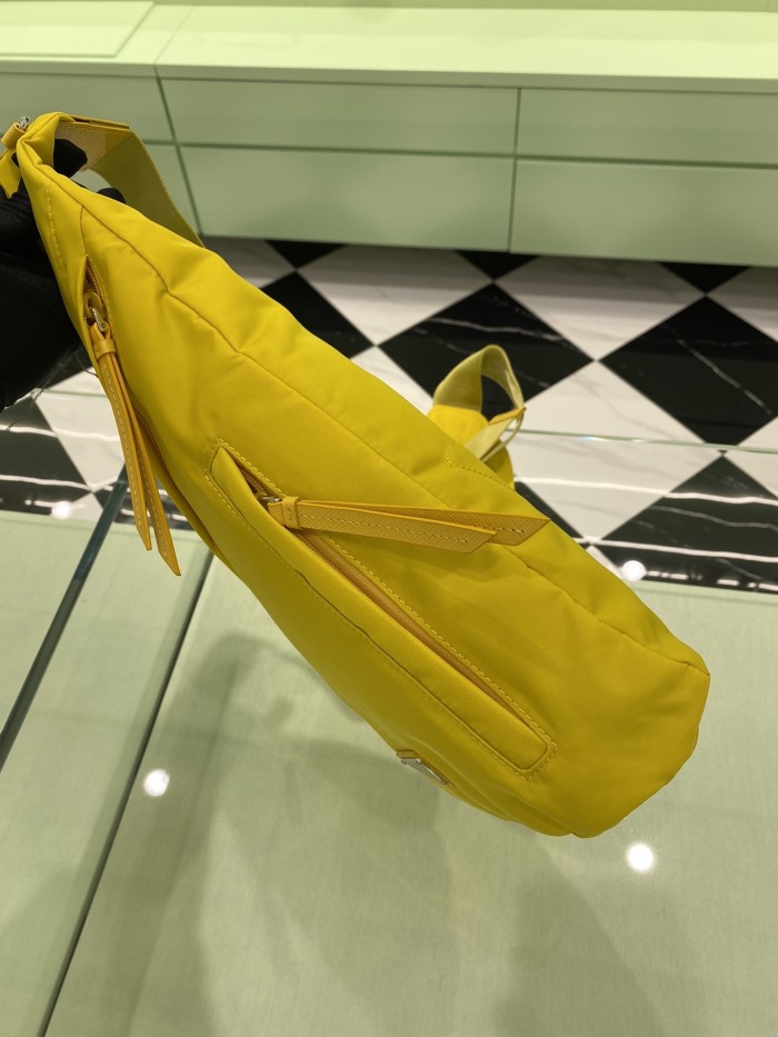Cross Re-Nylon Bag“37.5*26.5CM”-086=