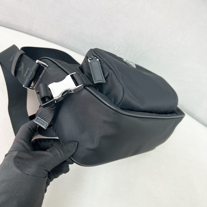 Re-Nylon And Saffiano Shoulder Bag“28*17.5*10CM”-087=