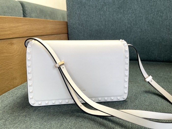 Rockstud23 Leather Shoulder Bag“23*13*9CM”-057=