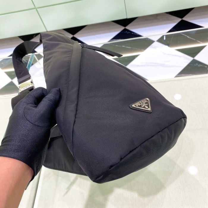 Cross Re-Nylon Bag“37.5*26.5CM”-086=