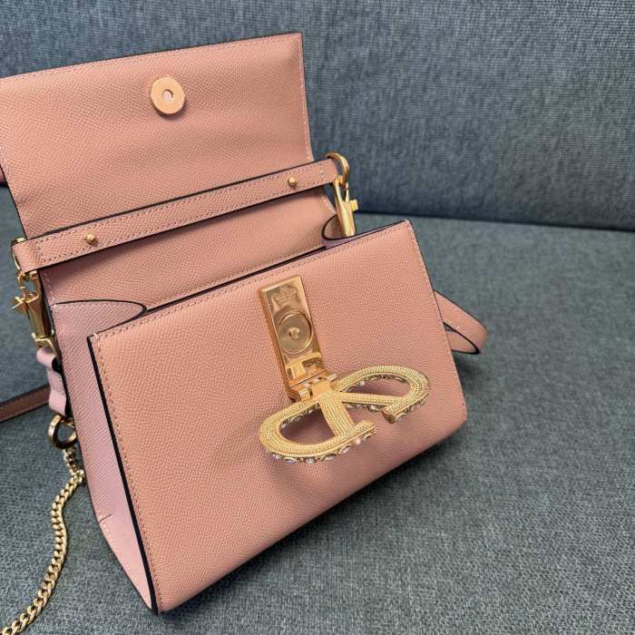 Vsling Small Handbag In Grainy Calfskin With Jewel Logo“22*16*9CM”-057=