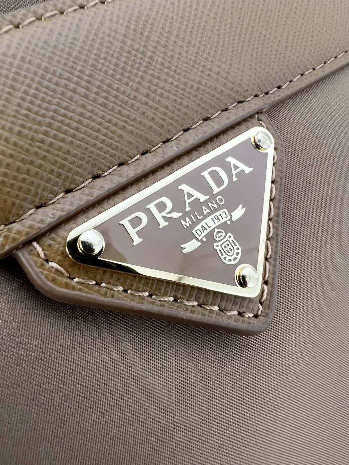 Re-Edition 1978 Re-Nylon And Saffiano Leather Bag“21*17*8CM”-087=
