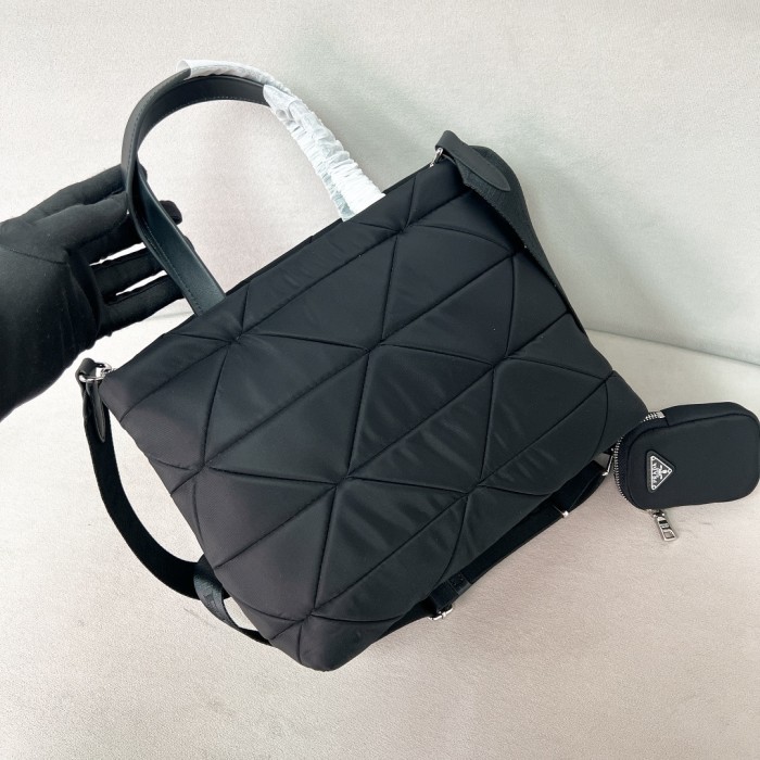 Re-Nylon Padded Tote Bag“25*21.5*13CM”-089=