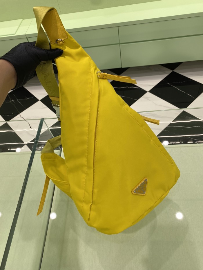 Cross Re-Nylon Bag“37.5*26.5CM”-086=