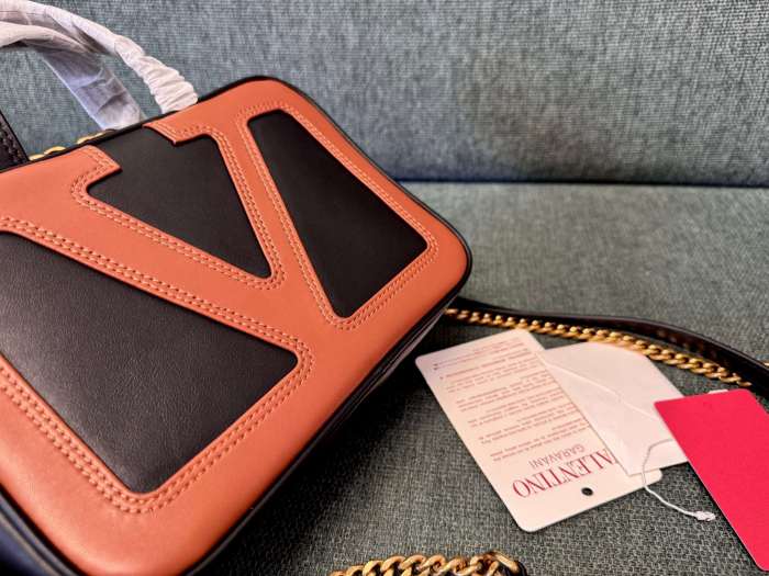 Viva Superstar Nappa Leather Handbag“23*16*8CM”-007=