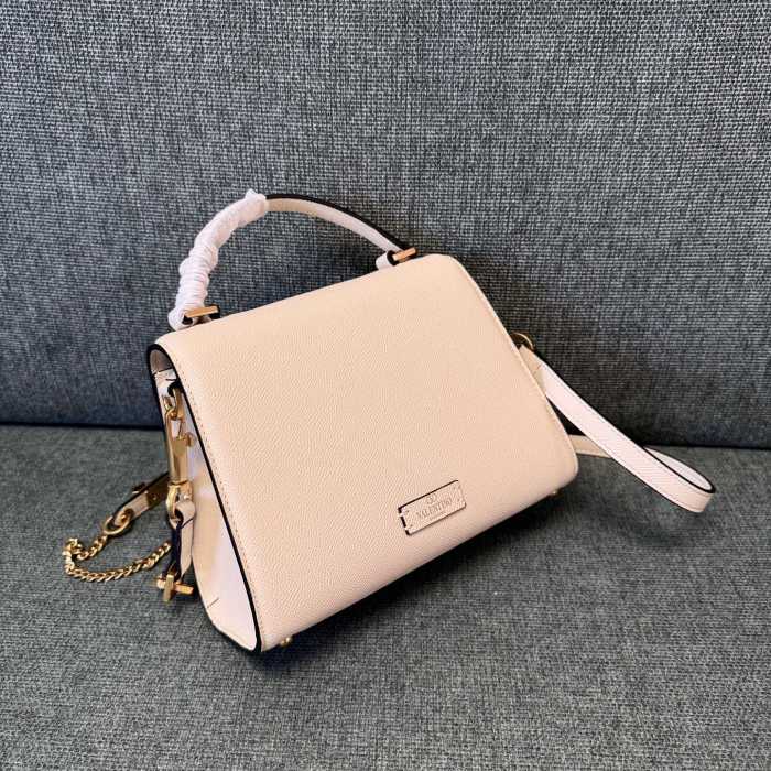 Vsling Small Handbag In Grainy Calfskin With Jewel Logo“22*16*9CM”-057=