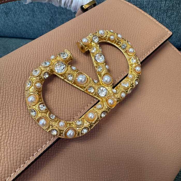 Vsling Small Handbag In Grainy Calfskin With Jewel Logo“22*16*9CM”-057=
