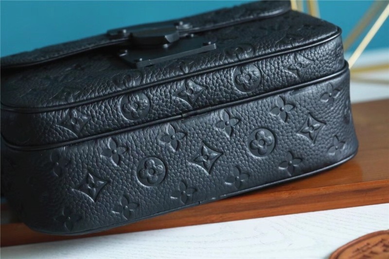 S-Lock Messenger Bag “22*18*8CM” 027